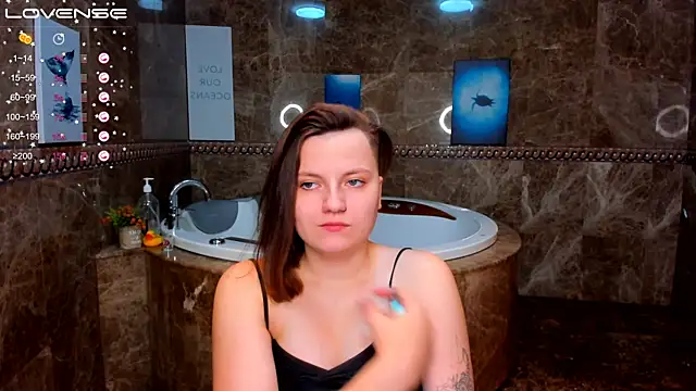 MelindaTin's cam snapshot