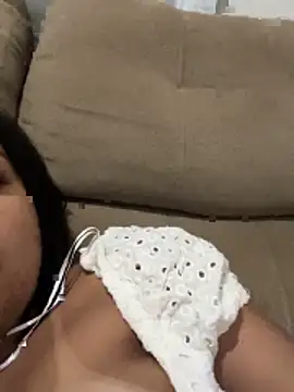 Larissa350ll's cam snapshot