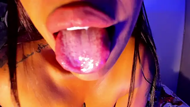 AmberMoss1's cam snapshot