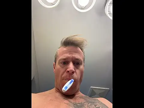 DILFiGuess1's cam snapshot