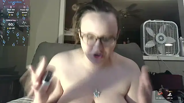 TurtleLady420's cam snapshot