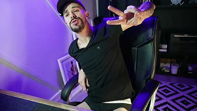 monsieurguitsxxx's cam snapshot