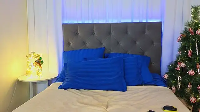 Ariana_Petite live sex cam