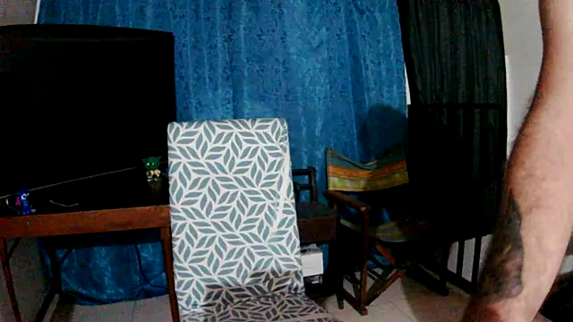 maximo_torreychelli's cam snapshot