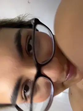 Cat2525 live sex cam