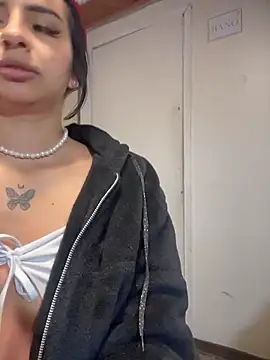 Hilary_pinkk's cam snapshot