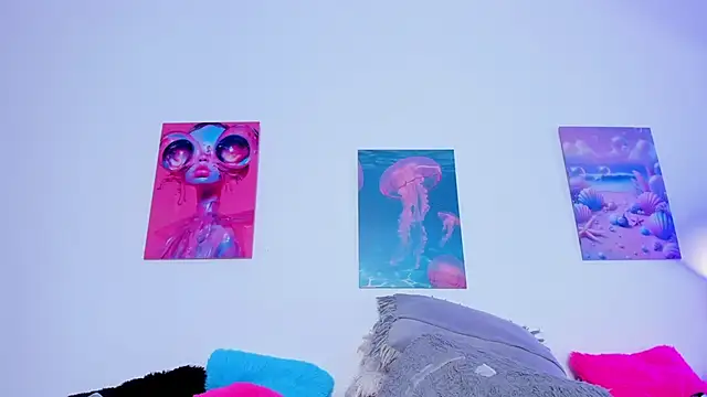 tyra_bankss_'s cam snapshot