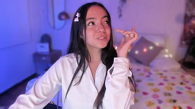 Laraa_Rouss_'s cam snapshot