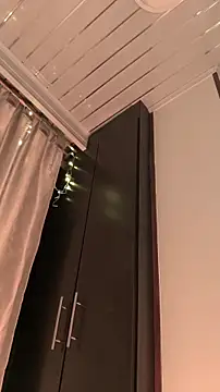 Bella_fournier's cam snapshot