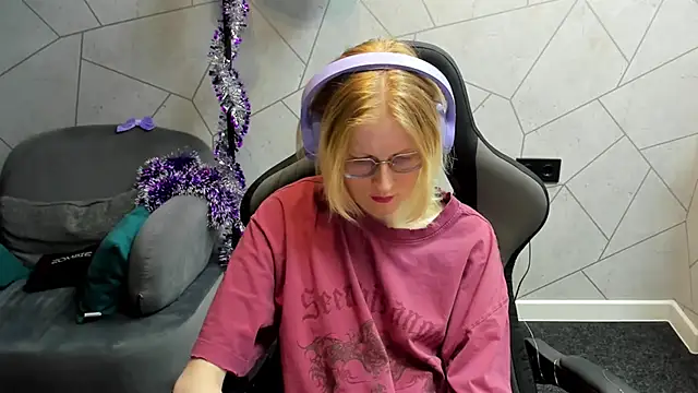 ElizabethHarpper's cam snapshot