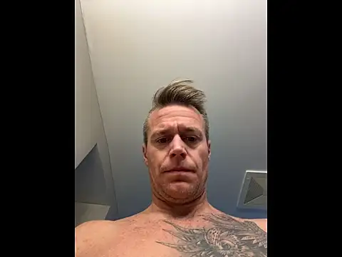 DILFiGuess1's cam snapshot