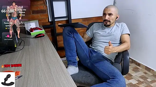 Marck_Muscle's cam snapshot