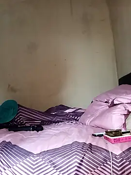 Petite_24's cam snapshot