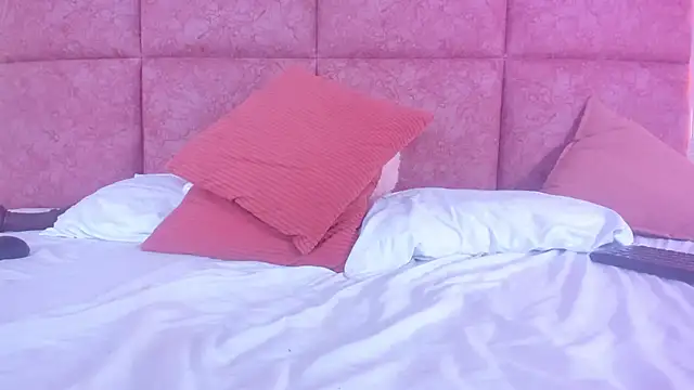 LilyRoxi's cam snapshot