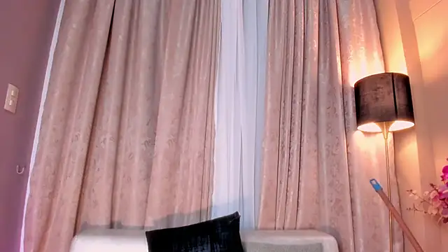 LaraGoldd's cam snapshot