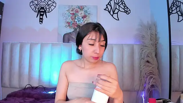 Isabella_Crofts's cam snapshot