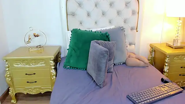 miss_vivienne's cam snapshot