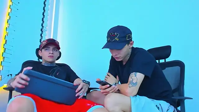 HOT_boy2025's cam snapshot