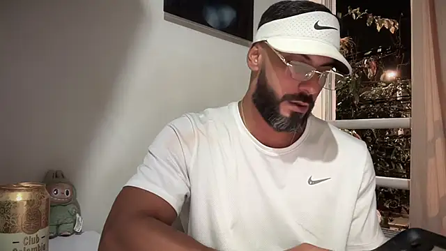 romeolovedark live sex cam