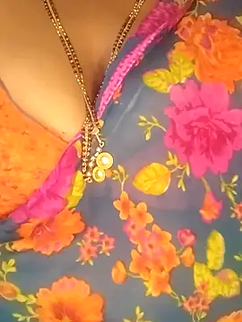 Divyahoty live sex cam