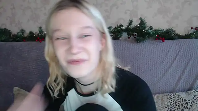 EnigmaSee live sex cam