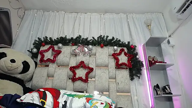 KEYRA-MILLER-'s cam snapshot