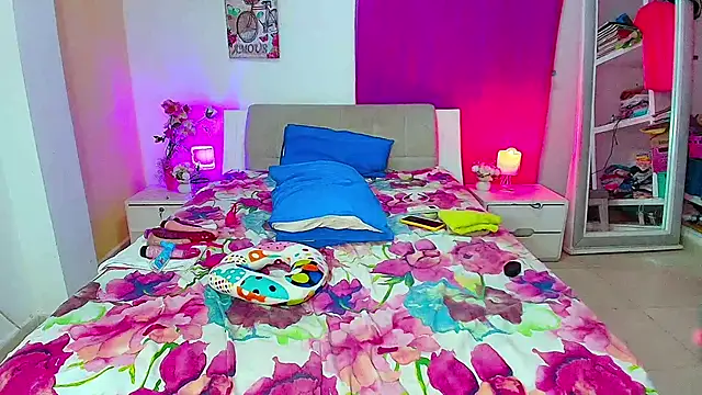 Kendralove31xxx's cam snapshot