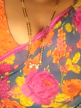 Divyahoty's cam snapshot