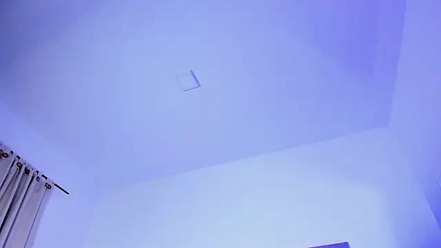 tyra_bankss_'s cam snapshot