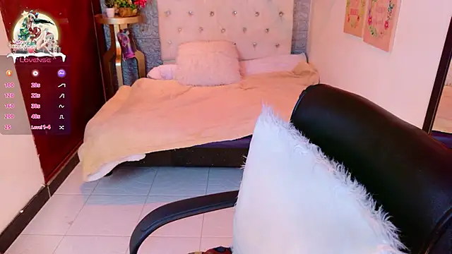 meghan_nill's cam snapshot