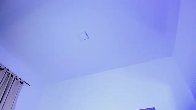 tyra_bankss_'s cam snapshot