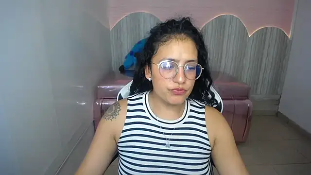 tamara_brown_t's cam snapshot