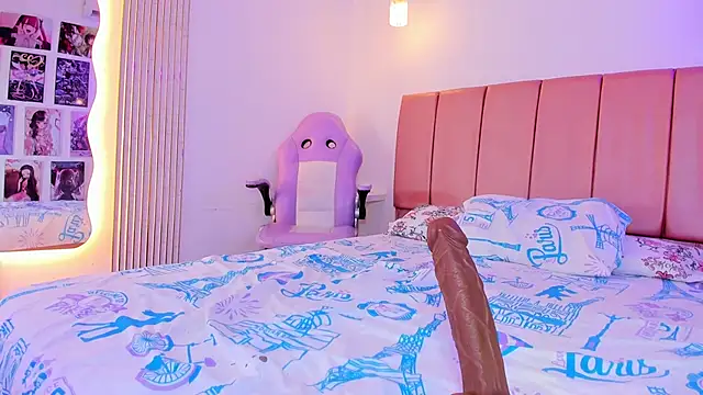 emily__walker's cam snapshot