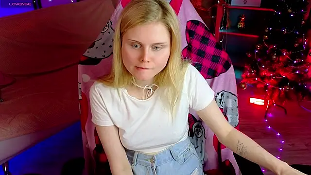 AnoraAmore's cam snapshot