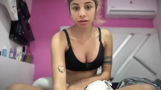 Susandolls live sex cam