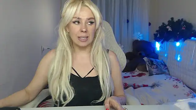 KatrinaCharm's cam snapshot