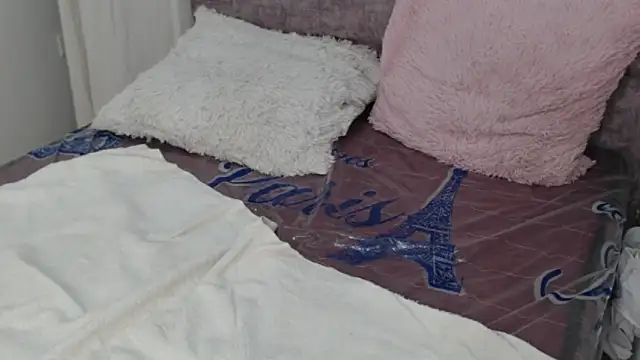 valilu_rosse27's cam snapshot