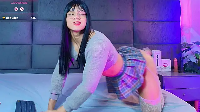 Slenna_Moon live sex cam