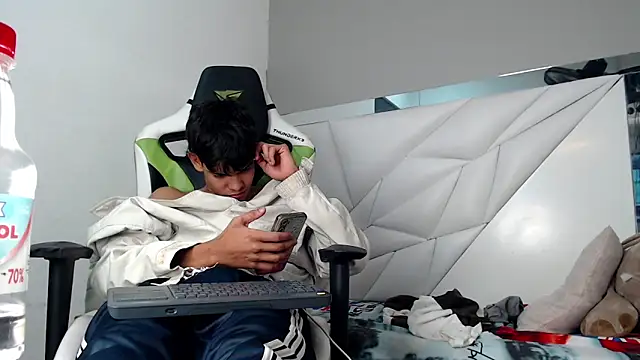 Lil_babyyy_ live sex cam