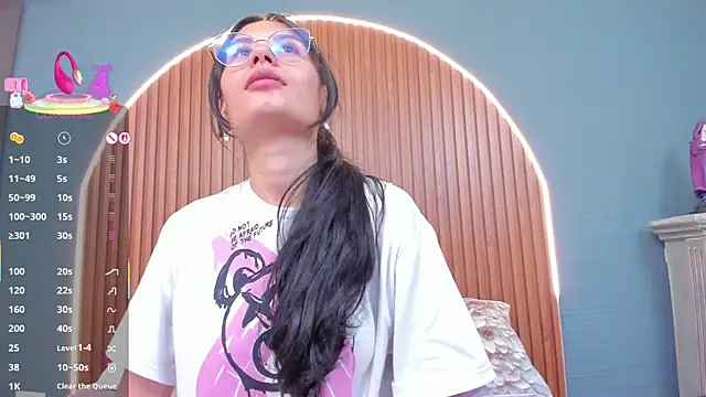 NayeCloud live sex cam