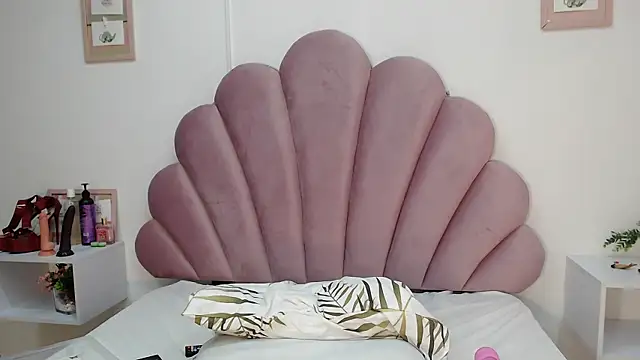 scarlethsaenz_'s cam snapshot