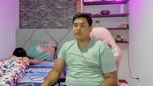 Sexxyy_Couple_'s cam snapshot