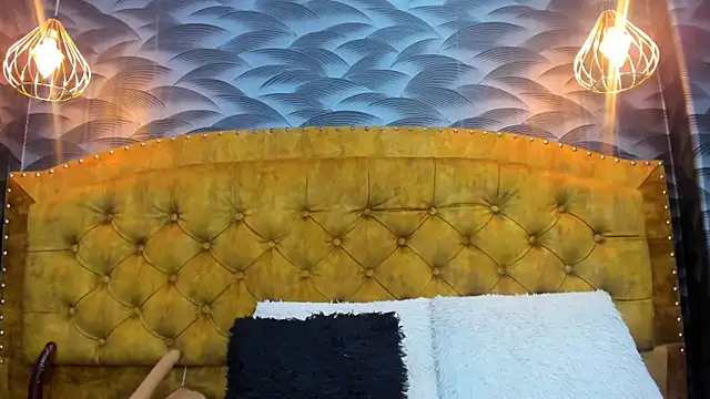 NahomiFireSex's cam snapshot