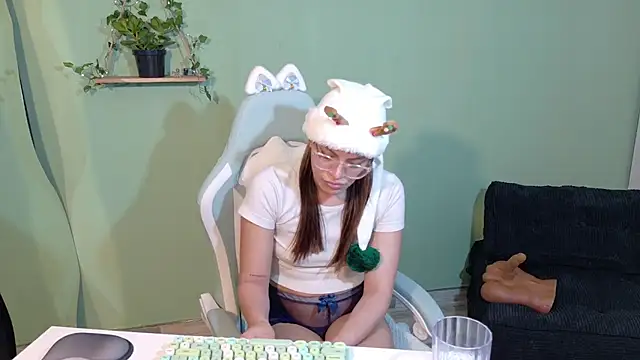 Emerald_Sparkles_'s cam snapshot