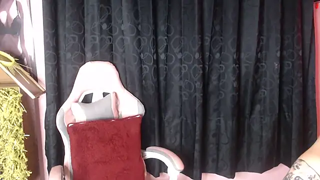 Zulema_R1's cam snapshot