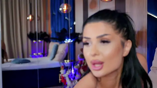 KylieKroftt live sex cam