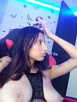 KHEILA_LATINS's cam snapshot