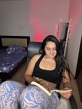 Mavie_roses's cam snapshot