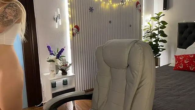 OhMyEmma's cam snapshot