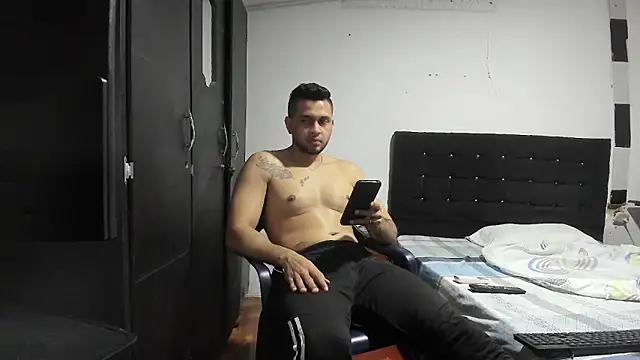 Ryan_xc1 live sex cam